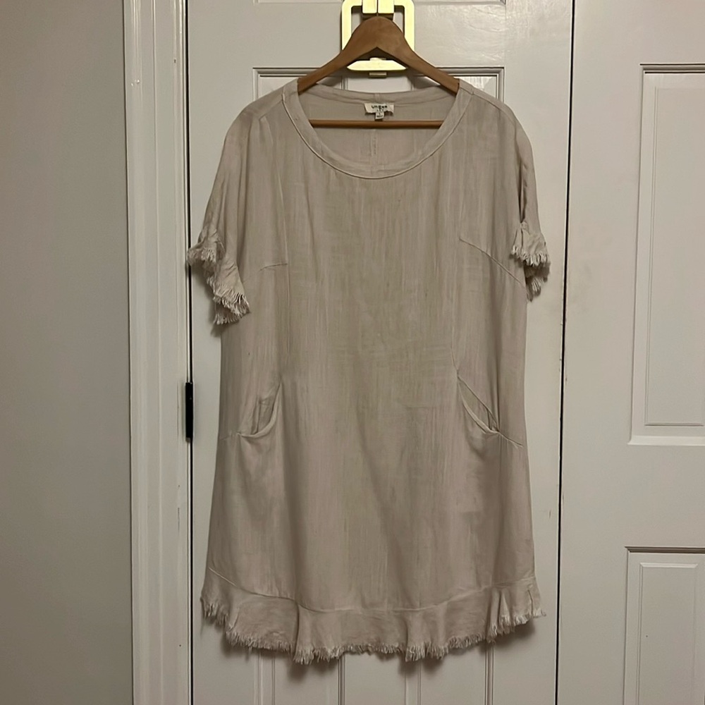 Round neck, linen dress with fringed edges